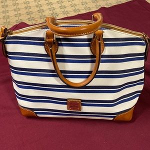 How cute is this bag! Stripes and all!